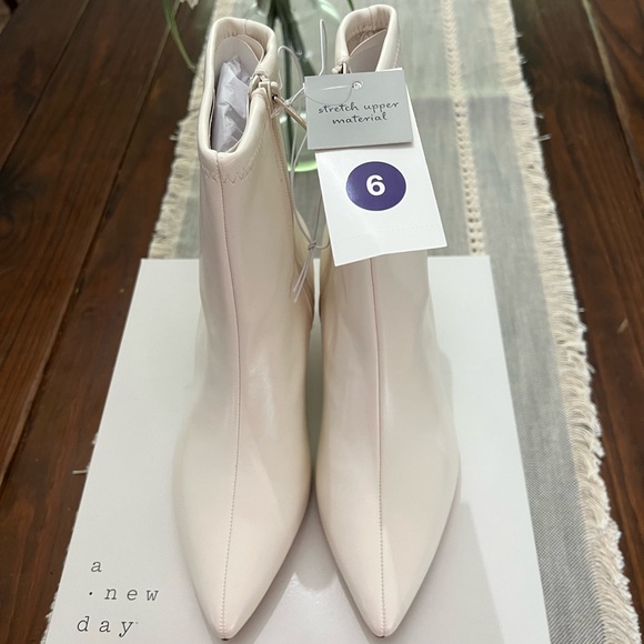 A New Day Womens Lonnie Kitten Heel Stretch Ankle Boots White 6M - Picture 2 of 6